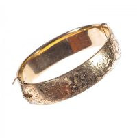 ENGRAVED 9 CT GOLD PLATED BANGLE at Ross's Online Art Auctions
