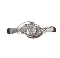 18CT WHITE GOLD AND DIAMOND RING at Ross's Online Art Auctions