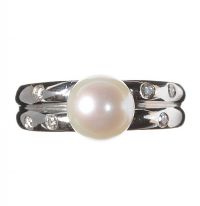 18CT WHITE GOLD CULTURED PEARL AND DIAMOND RING at Ross's Online Art Auctions
