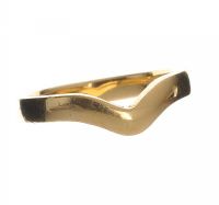 18CT GOLD WISHBONE RING at Ross's Online Art Auctions