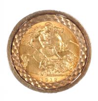 9CT GOLD RING SET WITH SOVEREIGN at Ross's Online Art Auctions