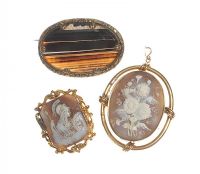 COLLECTION OF BROOCHES at Ross's Online Art Auctions