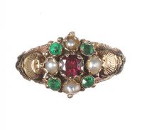 ANTIQUE 9CT GOLD DRESS RING at Ross's Online Art Auctions