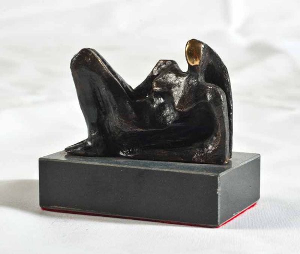 The Great Frog Paterson: Silver Reclining Nude Woman ring.