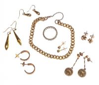 ASSORTMENT OF 9CT GOLD AND GOLD PLATED JEWELLERY at Ross's Online Art Auctions
