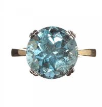 9CT GOLD AND AQUAMARINE RING at Ross's Online Art Auctions