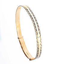 9CT GOLD ENGRAVED BANGLE at Ross's Online Art Auctions