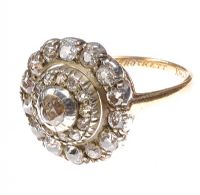 18CT GOLD & DIAMOND CLUSTER DRESS RING RING SIZE R DIAMOND at Ross's Online Art Auctions