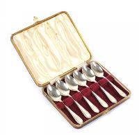 CASED SET OF SIX SILVER TEASPOONS, SHEFFIELD 1932 at Ross's Online Art Auctions