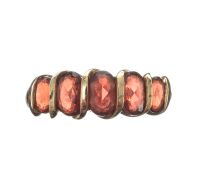 9CT GOLD RING SET WITH GRADUATED GARNETS at Ross's Online Art Auctions