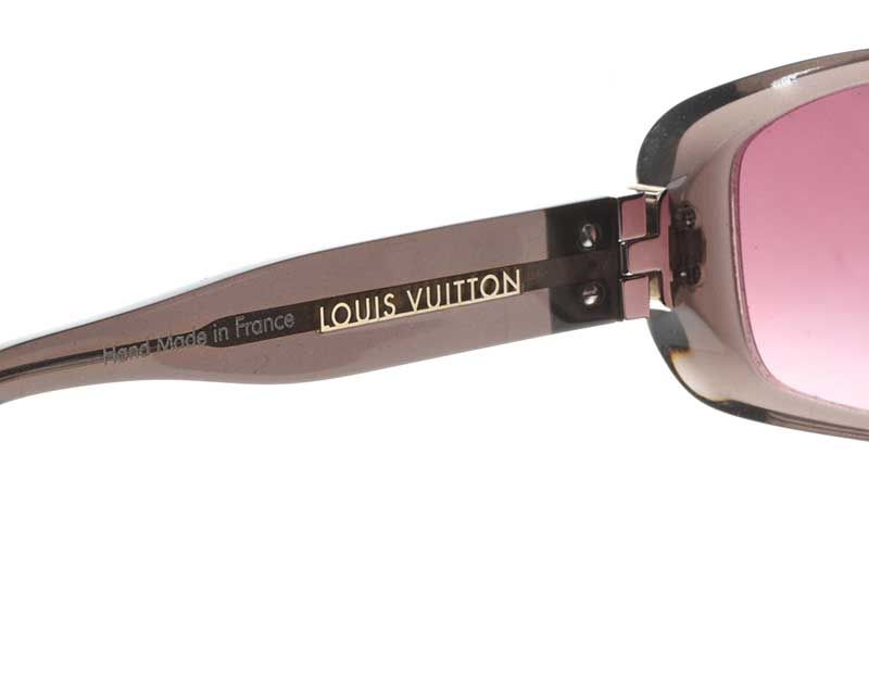 Sold at Auction: Louis Vuitton sunglasses with box