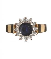 18CT SAPPHIRE AND DIAMOND CLUSTER RING at Ross's Online Art Auctions