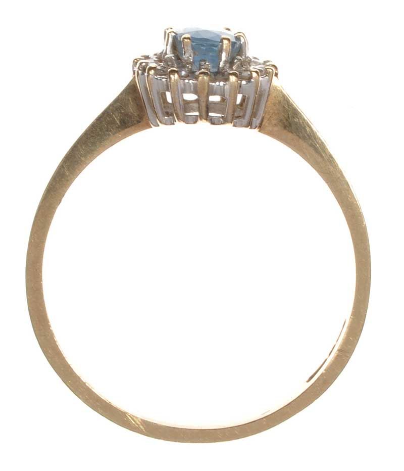 9CT GOLD SAPPHIRE AND DIAMOND CLUSTER RING