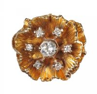 18CT GOLD AND DIAMOND FLORAL CLUSTER RING at Ross's Online Art Auctions