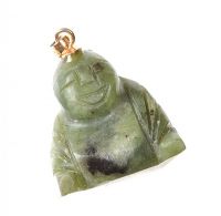 CARVED JADE BUDDHA PENDANT at Ross's Online Art Auctions