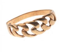 9CT GOLD OPEN-WORK RING at Ross's Online Art Auctions