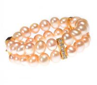FRESHWATER PEARL BRACELET WITH GOLD-TONE AND CRYSTAL DETAILING at Ross's Online Art Auctions
