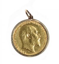 9CT GOLD MOUNTED FULL SOVEREIGN at Ross's Online Art Auctions
