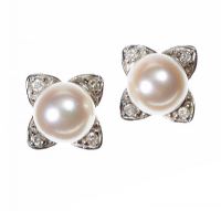 9CT WHITE GOLD FLORAL EARRINGS SET WITH CULTURED PEARL AND DIAMOND at Ross's Online Art Auctions