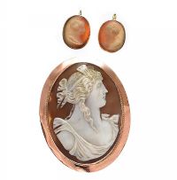 SUITE OF FINE CAMEO JEWELLERY SET IN 9CT GOLD at Ross's Online Art Auctions