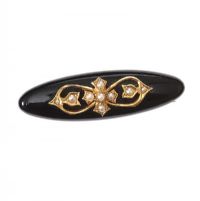 VICTORIAN 9CT GOLD ONYX AND SEED PEARL BAR BROOCH WITH FITTED BOX at Ross's Online Art Auctions