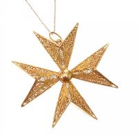 18CT GOLD MALTESE CROSS ON A CHAIN at Ross's Online Art Auctions