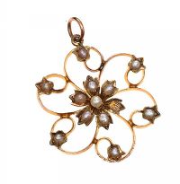 9CT GOLD FLORAL PENDANT SET WITH SEED PEARL at Ross's Online Art Auctions