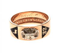14CT GOLD GENT'S RING IN A MASONIC THEME at Ross's Online Art Auctions