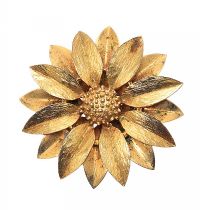GOLD-TONE SARAH COVENTRY FLOWER BROOCH at Ross's Online Art Auctions