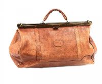 VICTORIAN GLADSTONE BAG at Ross's Online Art Auctions