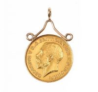 9CT GOLD MOUNTED HALF-SOVEREIGN COIN at Ross's Online Art Auctions