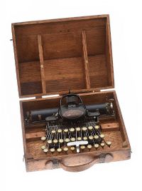 PORTABLE TYPEWRITER at Ross's Online Art Auctions