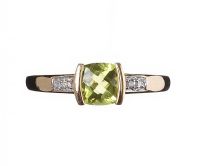 9CT GOLD PERIDOT AND DIAMOND RING at Ross's Online Art Auctions