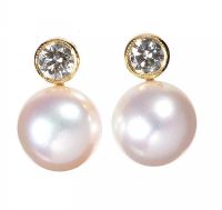 18CT GOLD FRESHWATER PEARL AND DIAMOND EARRINGS at Ross's Online Art Auctions