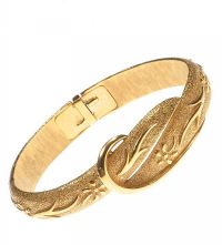 TEXTURED GOLD-TONE METAL BANGLE BY THE DESIGNER TRIFARI at Ross's Online Art Auctions