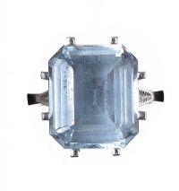 WHITE METAL AND BLUE STONE RING at Ross's Online Art Auctions