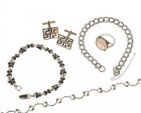 SELECTION OF SILVER JEWELLERY ITEMS at Ross's Online Art Auctions
