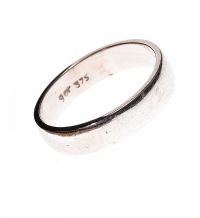 9CT WHITE GOLD BAND at Ross's Online Art Auctions