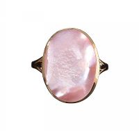9CT GOLD RING SET WITH MOTHER-OF-PEARL at Ross's Online Art Auctions