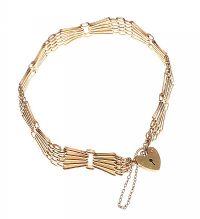 9CT GOLD GATE-LINK BRACELET WITH HEART-SHAPED PADLOCK CLASP at Ross's Online Art Auctions
