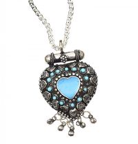 TURQUOISE HEART PENDANT ON SILVER CHAIN at Ross's Online Art Auctions