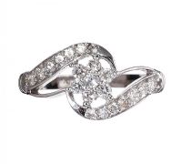 9CT WHITE GOLD DIAMOND FLORAL CLUSTER RING at Ross's Online Art Auctions
