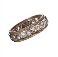 9CT GOLD & CUBIC ZIRCONIA RING at Ross's Online Art Auctions