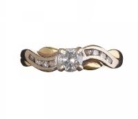 18CT GOLD & DIAMOND RING WITH SOLITAIRE at Ross's Online Art Auctions