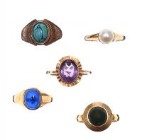 ASSORTMENT OF 9CT GOLD RINGS at Ross's Online Art Auctions