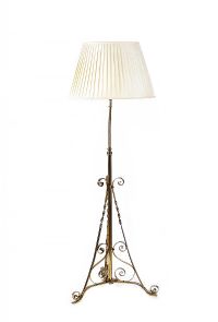 VICTORIAN BRASS STANDARD LAMP at Ross's Online Art Auctions