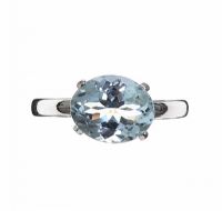 18CT WHITE GOLD AQUAMARINE RING at Ross's Online Art Auctions