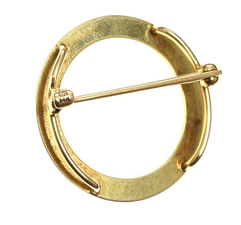 15CT GOLD CIRCLE BROOCH at Ross's Online Art Auctions