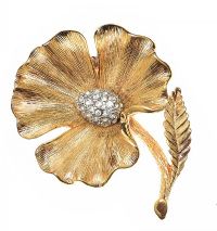 VINTAGE GOLD-TONE FLOWER BROOCH at Ross's Online Art Auctions