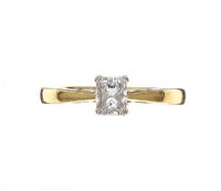 18CT GOLD SOLITAIRE RING at Ross's Online Art Auctions
